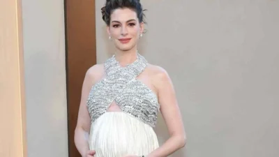 Anne Hathaway Akui Kaget Bisa Hamil Anak Ketiga di Usia 43 Tahun