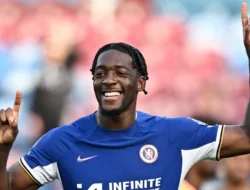 AS Roma Nego dengan Chelsea untuk Axel Disasi, Harga Rp350 M Jadi Batu Sandungan