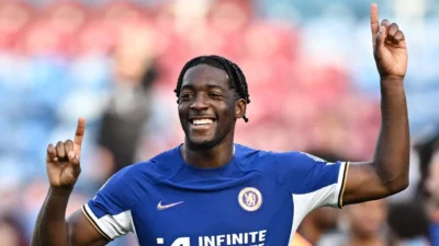 AS Roma Nego dengan Chelsea untuk Axel Disasi, Harga Rp350 M Jadi Batu Sandungan