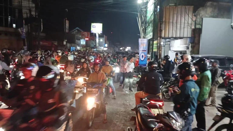 Buntut Bentrok Ojol vs Debt Collector di Kopo Sayati, Kantor Jasa Penagihan Resmi Ditutup Total