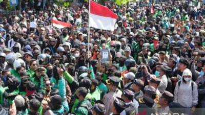 Demo di Kejagung Ricuh, Massa Tuntut Eks Jampidsus Febrie Ditampilkan ke Publik dan Kasus Dialihkan ke KPK