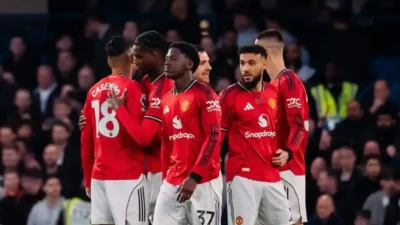 Geliat Manchester United Cari Gelandang Muda: Pemain Barcelona Dilirik, Man City-Arsenal Mengusik