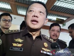 Gerindra Sentil Hotman: Presiden Tak Intervensi Kasus Eks Jampidsus Febrie