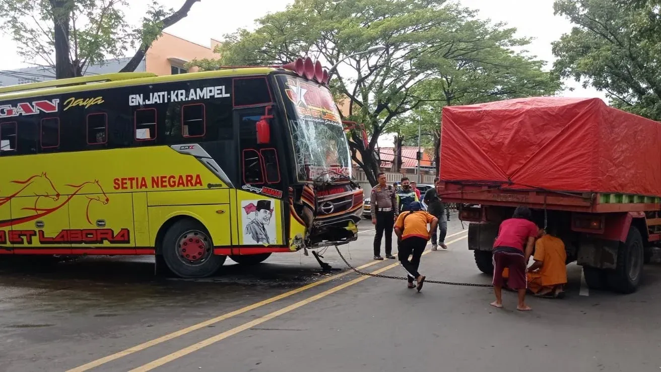 Hendak ke Sekolah, Ayah dan Anak Tewas Tertabrak Mobil di Cilegon