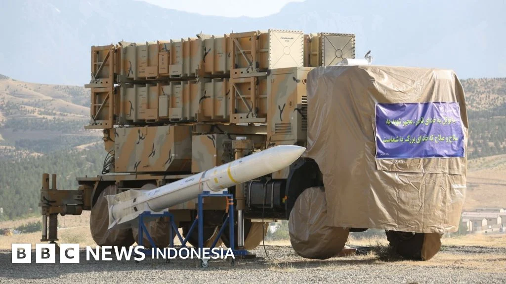 Israel: Iran Pindahkan Ribuan Sentrifugal Nuklir ke Gunung Pickaxe, Trump Ancam Serangan
