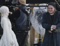 Johnny Depp Tampil Nyaris Tak Dikenali sebagai Scrooge dalam Trailer Perdana Film Ebenezer