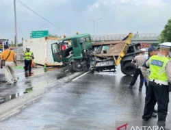 Kecelakaan Beruntun 6 Kendaraan di Tol JORR Cakung, Sopir Truk Kontainer Tewas