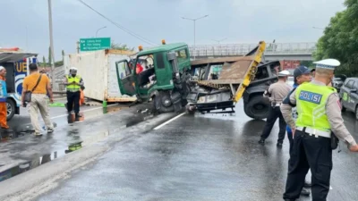 Kecelakaan Beruntun 6 Kendaraan di Tol JORR Cakung, Sopir Truk Kontainer Tewas