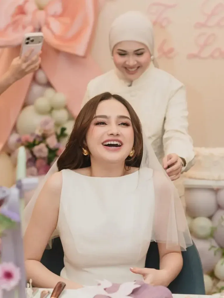 Kesha Ratuliu Bongkar Cara El Rumi PDKT ke Syifa Hadju: DM Terus Sejak Putus