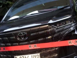 KPK Sita Toyota Alphard dari Bupati Lombok Barat, Diduga Hasil Gratifikasi