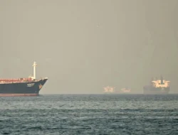 Pesawat AS Tembak Kapal Tanker yang Coba Terobos Blokade Selat Hormuz