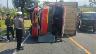 Sopir Truk Box Ditetapkan sebagai Tersangka Kecelakaan Maut Rombongan Pengantin di Indramayu
