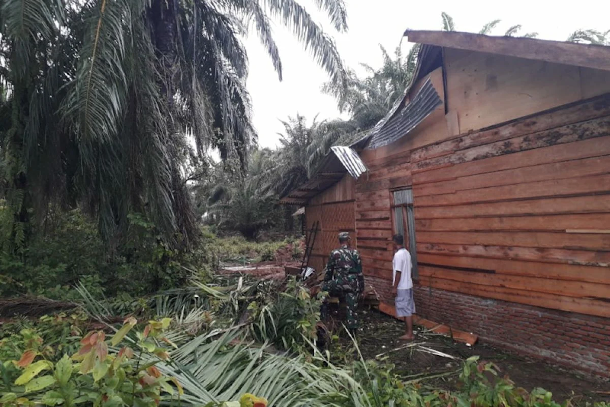 Viral Video Gerai Gacoan Aceh Tamiang Rusak Dihantam Angin Kencang, Warga Bersyukur Selamat