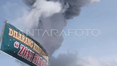 Aktivitas Vulkanik Gunung Merapi Meningkat Disusul Erupsi Sinabung