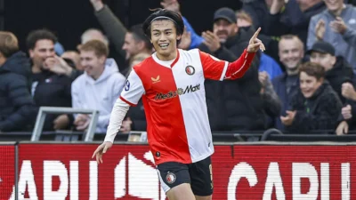 Gol Penentu Ayase Ueda Antarkan Lille Taklukkan Toulouse dan Puncaki Klasemen Ligue 1