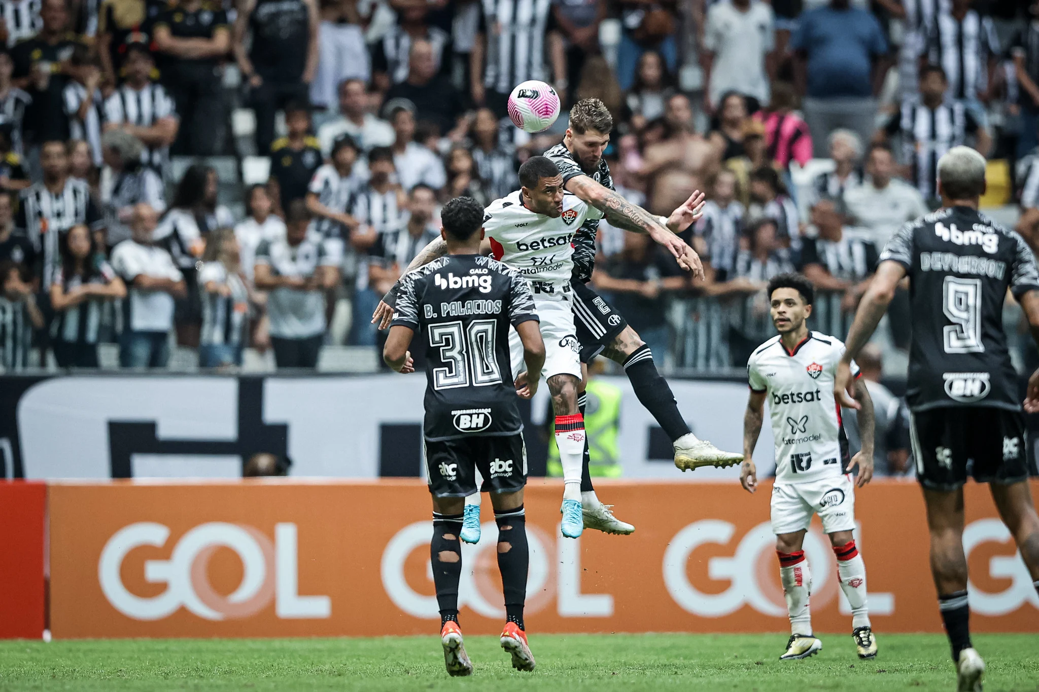Hasil Atlético Mineiro vs Vitória: Galo Menang Tipis 2-1 di Arena MRV