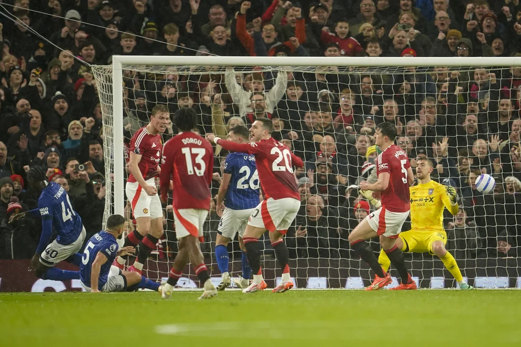 Hasil Laga MU vs Ipswich: Setan Merah Comeback Gemilang 5-2 di Old Trafford