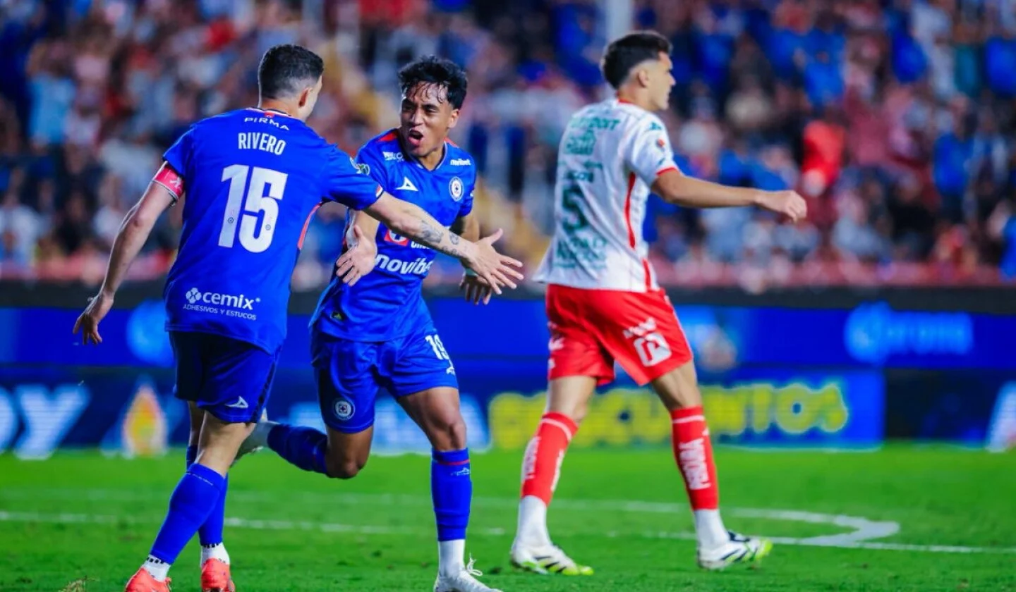 Hasil Necaxa vs Cruz Azul: La Maquina Menang Telak 3-1 di Tengah Kontroversi