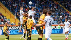 Laga Coquimbo Unido vs Huachipato Dihentikan Usai Insiden Kembang Api Teror Kiper