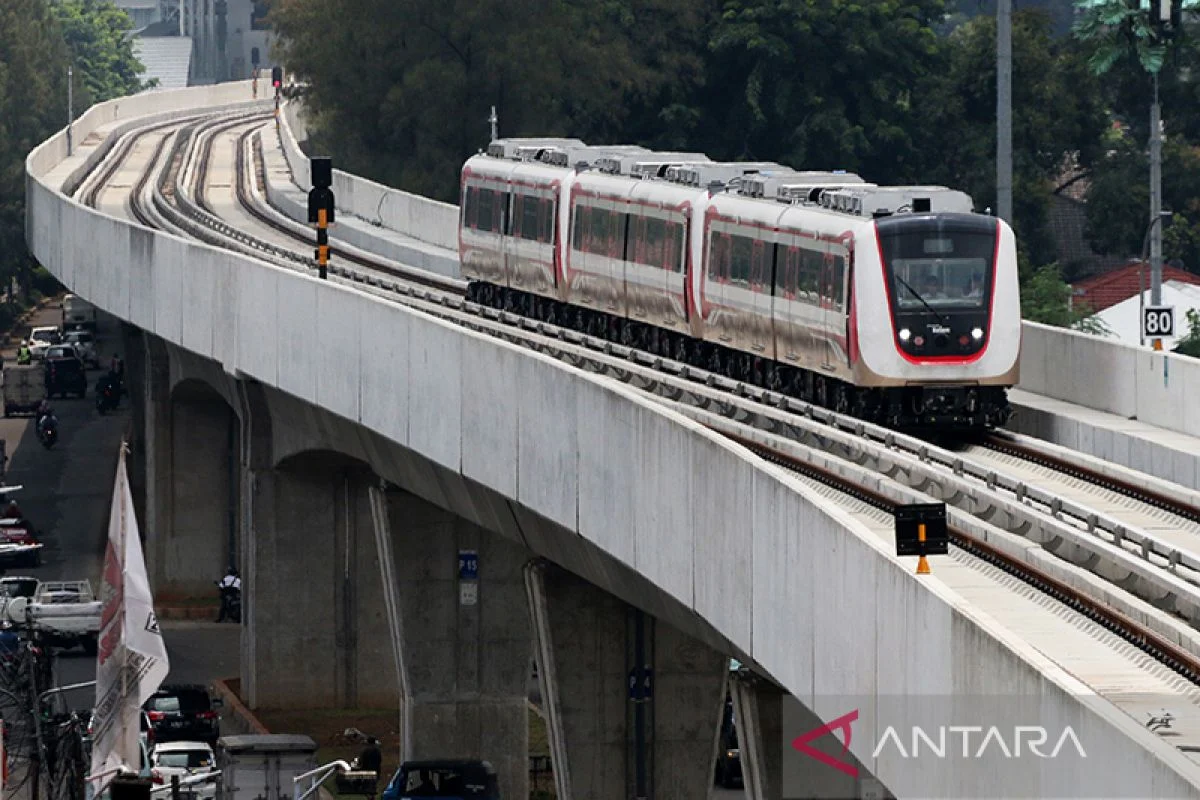 Pramono Siapkan Uji Coba LRT Kelapa Gading-Manggarai, Tarif Sebesar Rp8