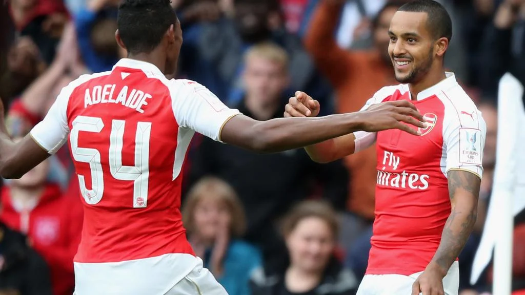 Theo Walcott Sayangkan Kegagalan Arsenal Rekrut Morgan Rogers ke Emirates