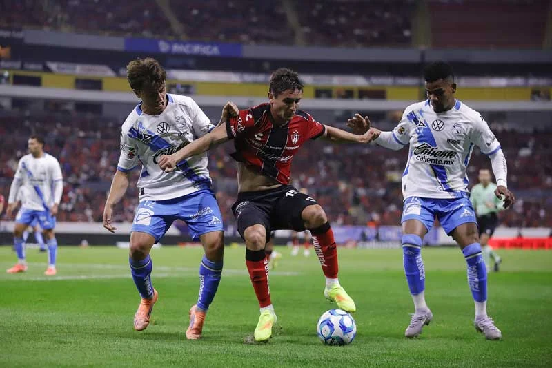 Atlas Menang Dramatis 4-3 atas Puebla dalam Duel Penuh Gol