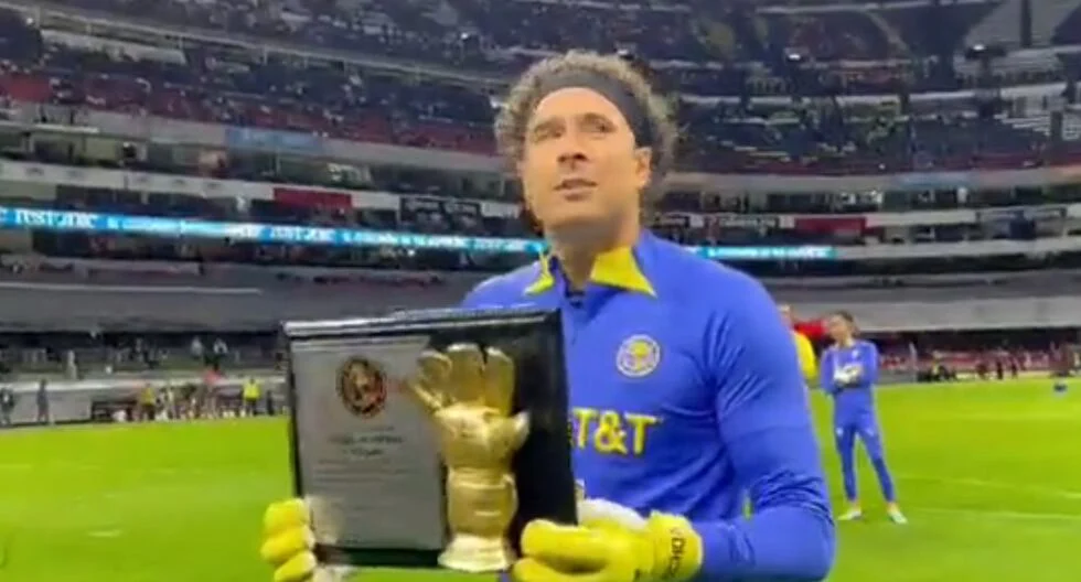 Club America Gelar Homahe untuk Guillermo Ochoa di Estadio Azteca