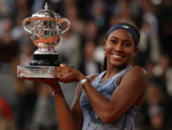 Elena Rybakina Tundukkan Coco Gauff di Semifinal US Open dan Rebut Peringkat Satu Dunia
