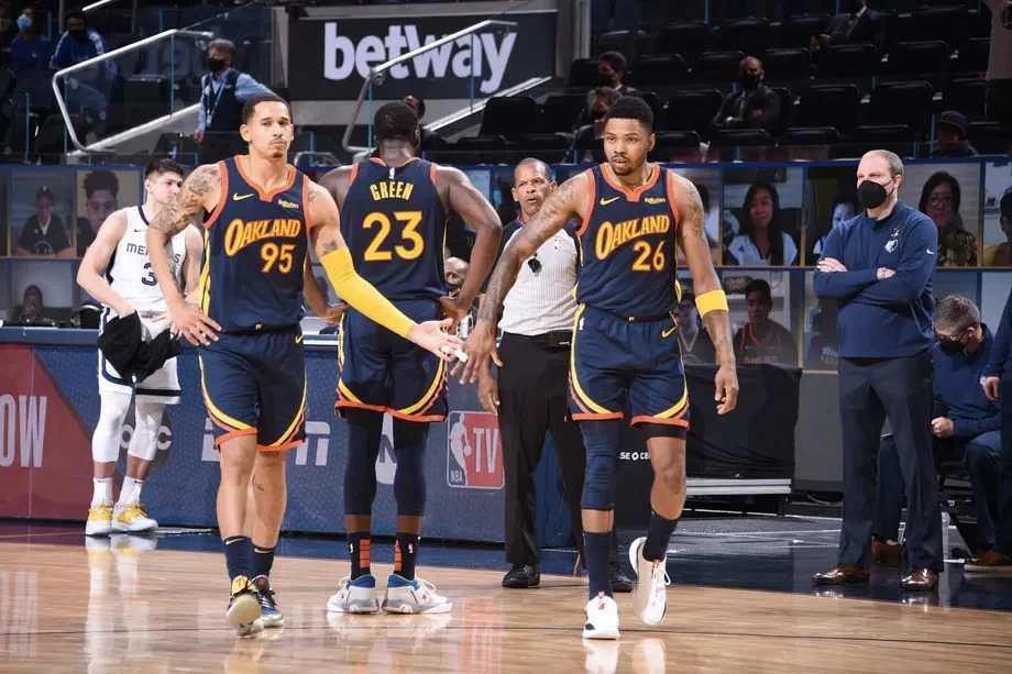 Dalen Terry Kembali ke Peran Rotasi, Warriors Siapkan Starting Five Utama