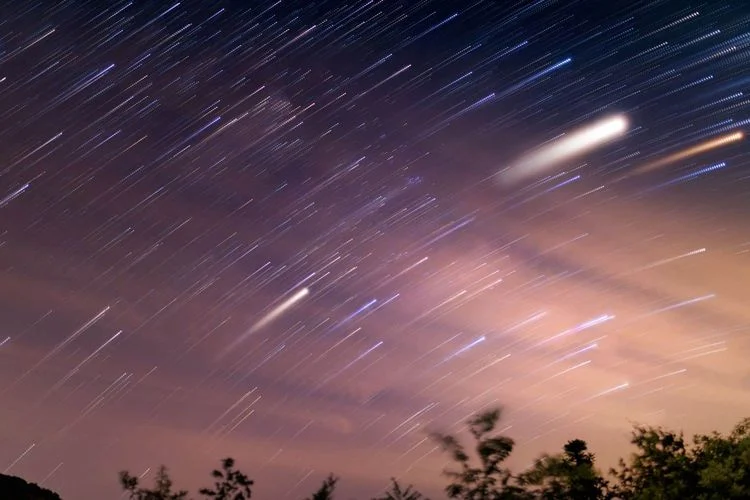 Fenomena Hujan Meteor Delta Aurigid dan Orionid Hiasi Langit Oktober 2026