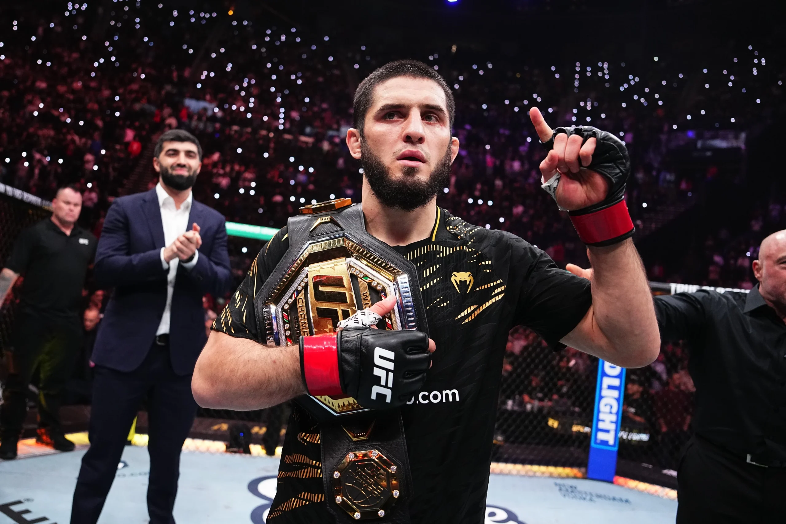 Islam Makhachev Absen di UFC 336, Publik MMA Terbelah soal Sabuk Interim