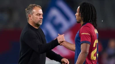 Jules Koundé Masih Absen, Flick Siapkan Kejutan di Sektor Pertahanan Barcelona