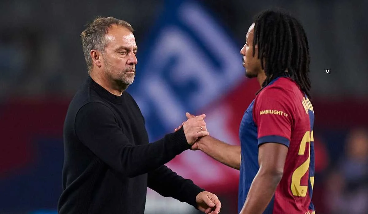Jules Koundé Masih Absen, Flick Siapkan Kejutan di Sektor Pertahanan Barcelona