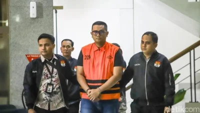 KPK Geledah Rumah Bupati Klaten Hamenang Wajar, Sita Uang dan Perhiasan