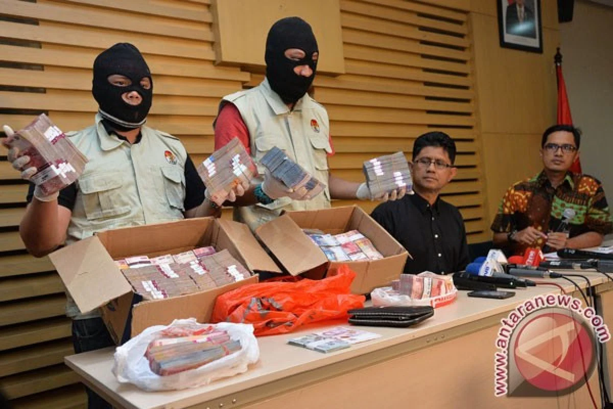 KPK Tahan Bupati Klaten dan Kepala BPK Jateng dalam Kasus Suap Audit