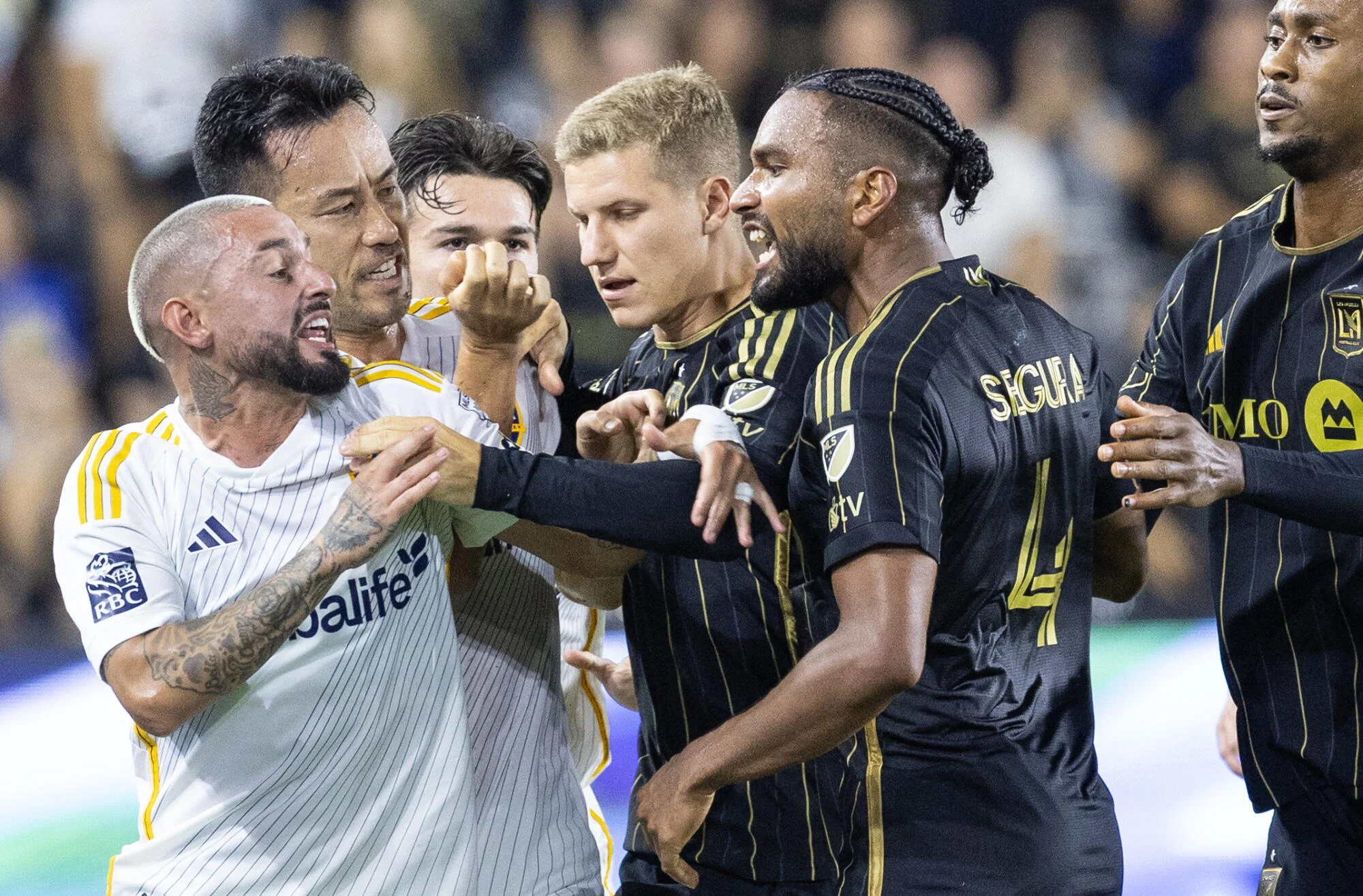 LAFC Vs LA Galaxy: Drama Dua Gol, Insiden Rasisme, dan Penyelidikan Klub
