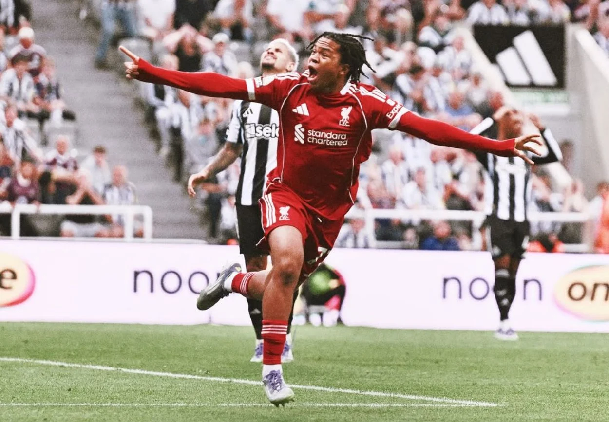 Liverpool Comeback Dramatis Tekuk Villarreal 4-3, Rio Ngumoha Pecahkan Rekor