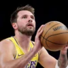 Luka Dončić Pimpin Lakers ke Start 3-0, Ukir 52 Poin dan Rekor 50 Poin ke-10