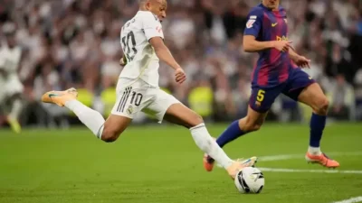 Mbappe Bersinar, Real Madrid Kalahkan Barcelona 2-1 dalam El Clasico