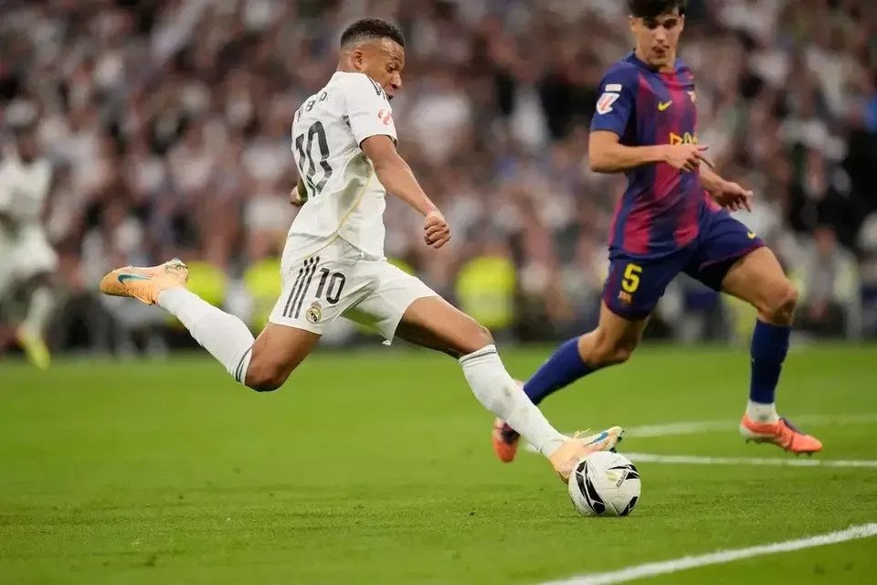 Mbappe Bersinar, Real Madrid Kalahkan Barcelona 2-1 dalam El Clasico