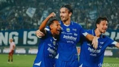 Persib Bandung Kalahkan Viettel FC 1-0, Peralta Cetak Gol Penalti dan Sandy Walsh Debut Manis