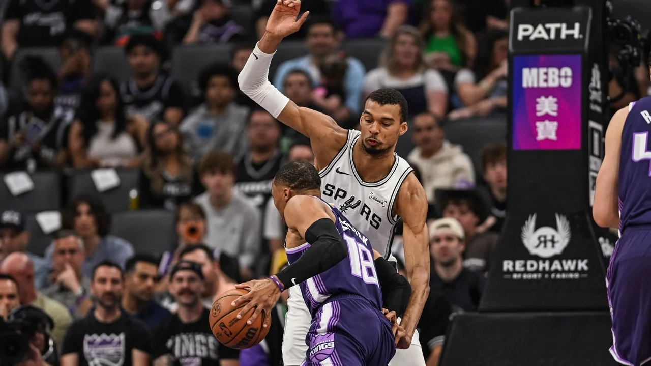 Spurs Bantai Kings 130-103, Wembanyama dan Champagnie Pimpin Pesta Tiga Angka