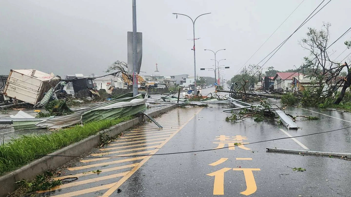 Super Typhoon Champi Tewaskan Satu Warga Taiwan, 527 Luka dan 288.000 Rumah Padam
