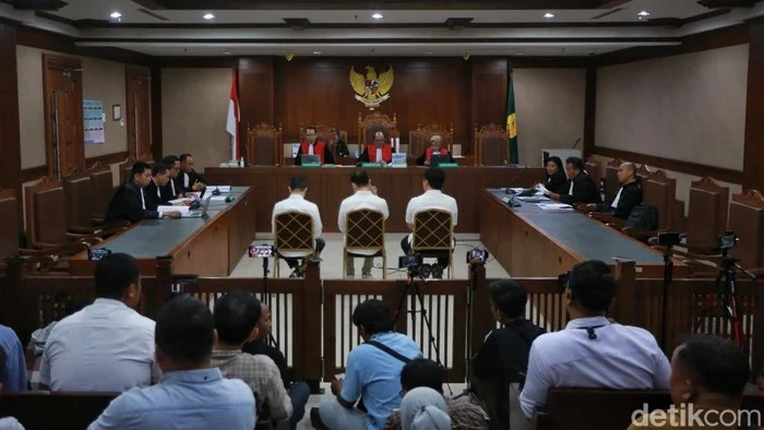 Tiga Eks Pejabat Bea Cukai Jalani Sidang Tuntutan Kasus Suap Impor Ilegal