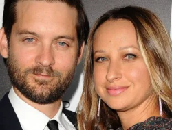 Tobey Maguire Jadi Penghulu di Pernikahan Sang Mantan Istri, Jennifer Meyer
