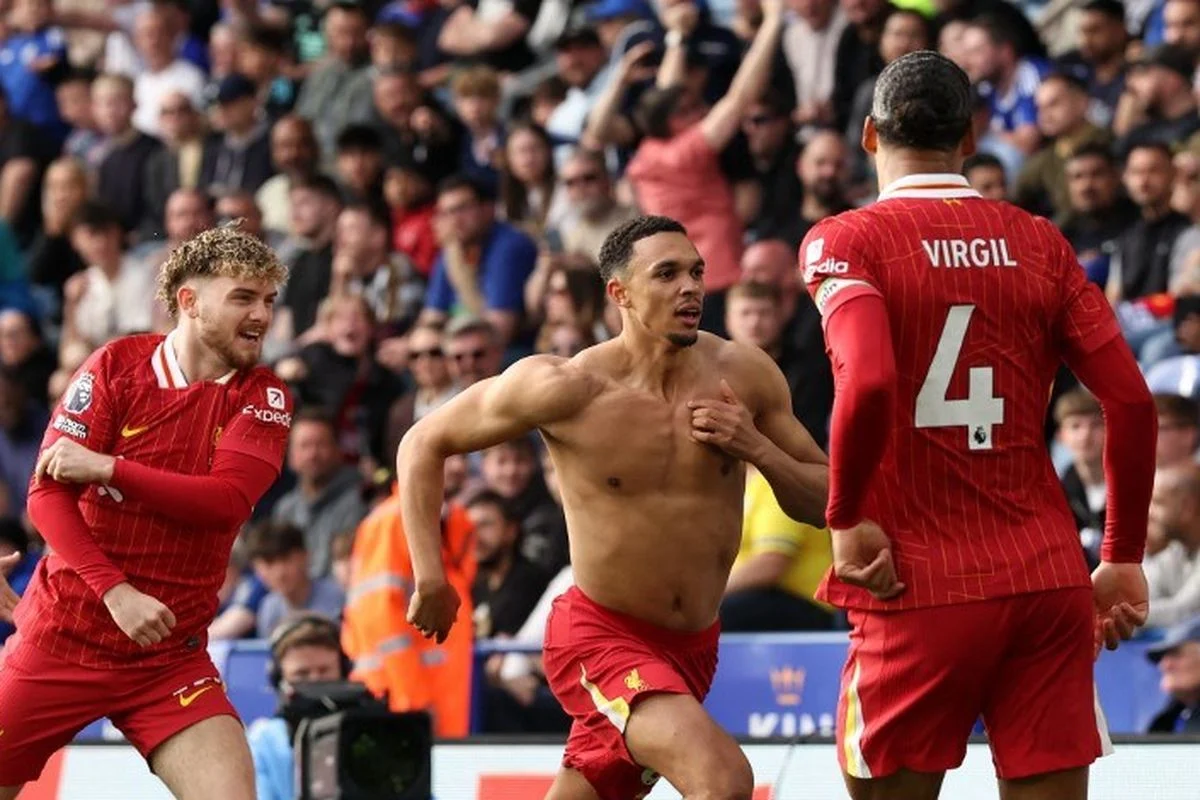 Trent Alexander-Arnold Digoda Kembali ke Liverpool, Heskey dan Carragher Beri Restu