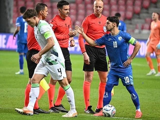 UEFA Selidiki Dugaan Insiden Meludah Pemain Israel ke Staf Pelatih Irlandia