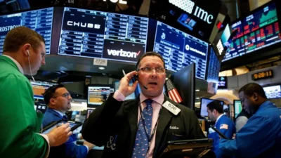 Wall Street Dibuka Variatif, Sektor Teknologi Tertekan saat Musim Laporan Keuangan Bank