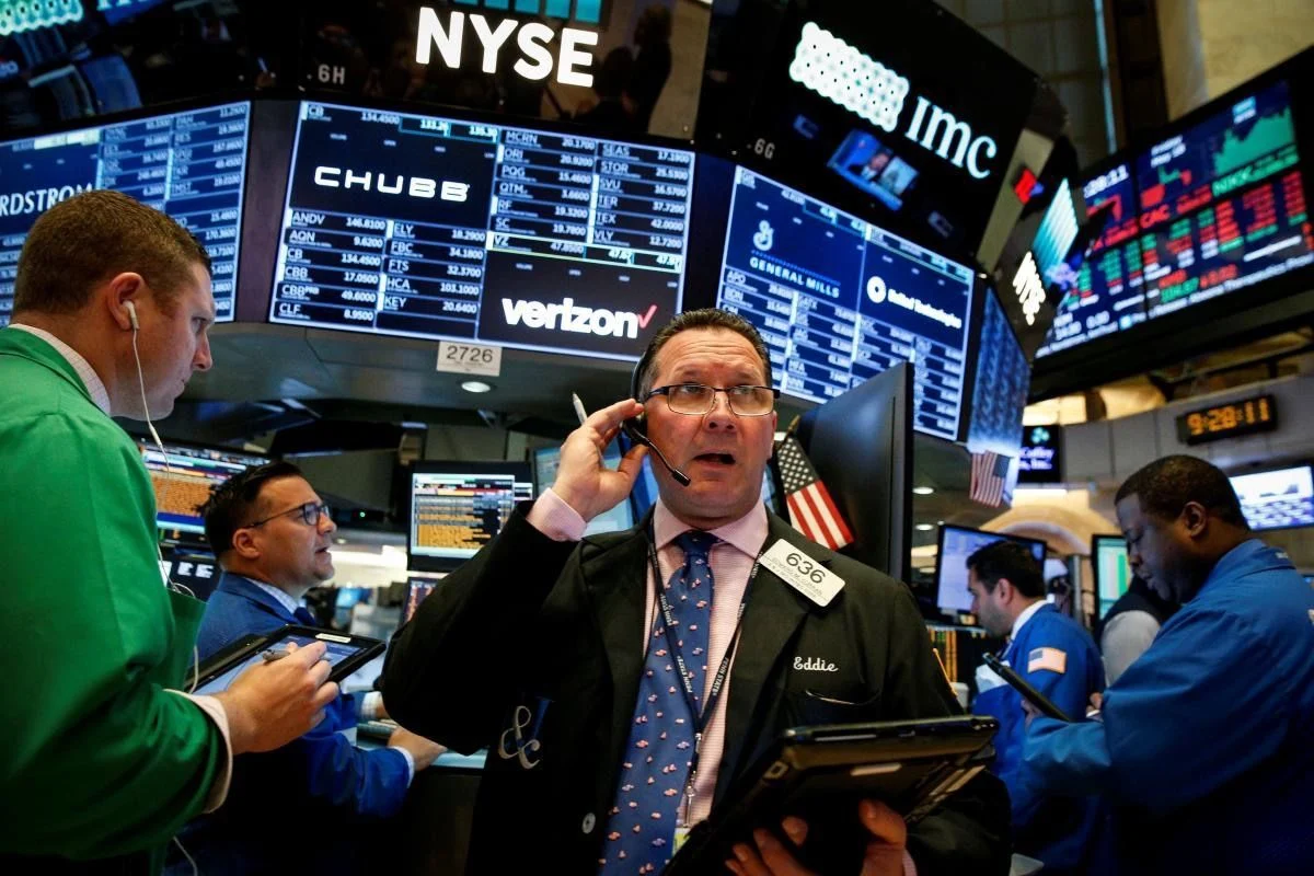Wall Street Dibuka Variatif, Sektor Teknologi Tertekan saat Musim Laporan Keuangan Bank