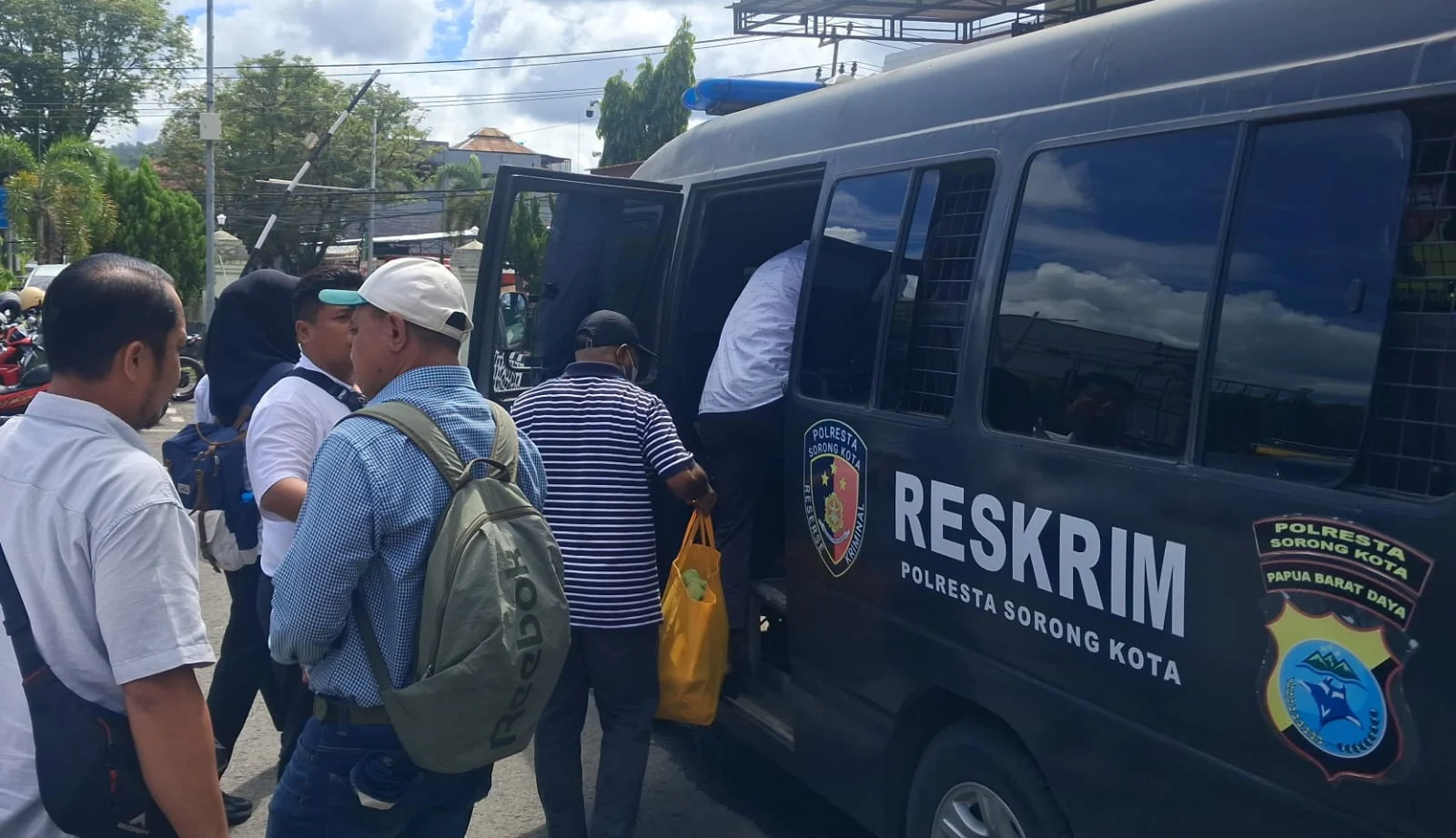 Dua Tersangka Korupsi Baju Dinas DPR Papua Barat Daya Ditahan di Lapas Manokwari